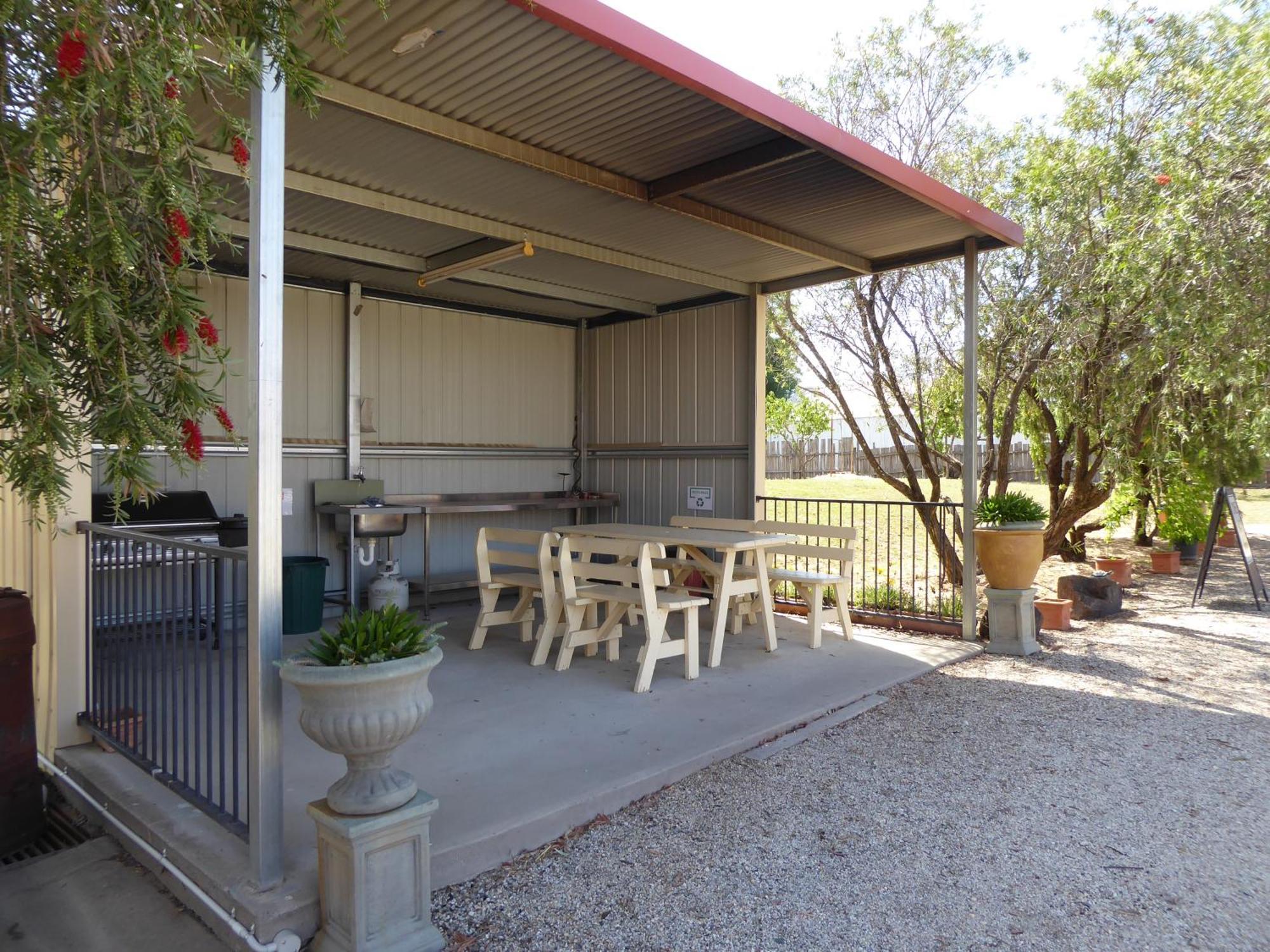 The Lydoun Motel Chiltern Exterior photo